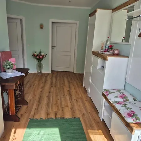 Rosenhaus Naehe Bodden Und Ostsee An Den Kranichfeldern Holiday home Hermannshagen Heide