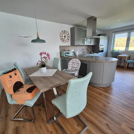 Rosenhaus Naehe Bodden Und Ostsee An Den Kranichfeldern Hermannshagen Heide