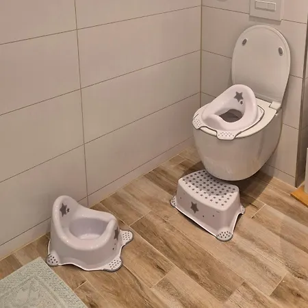 Rosenhaus Naehe Bodden Und Ostsee An Den Kranichfeldern * Hermannshagen Heide