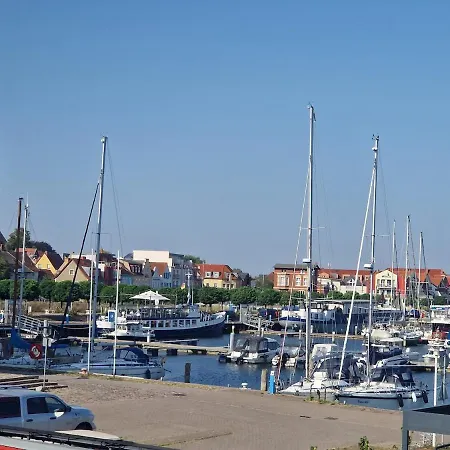 Holiday home Rosenhaus Naehe Bodden Und Ostsee An Den Kranichfeldern