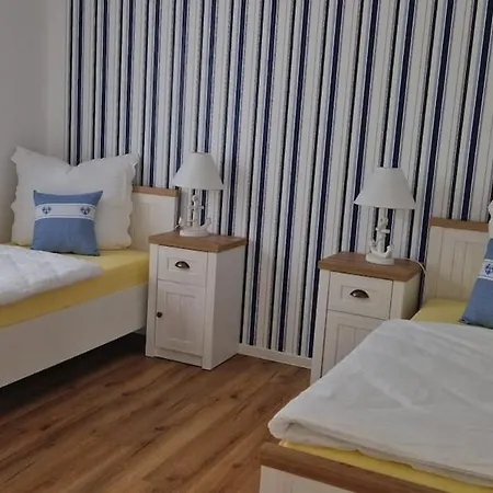 Rosenhaus Naehe Bodden Und Ostsee An Den Kranichfeldern Holiday home